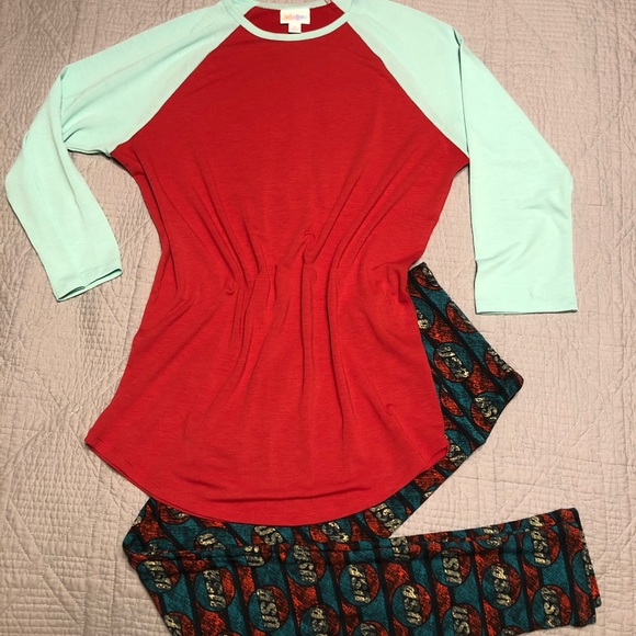 LuLaRoe “Randy” Red Raglan Baseball Tee 3/4 Sleeve - Picture 2 of 2